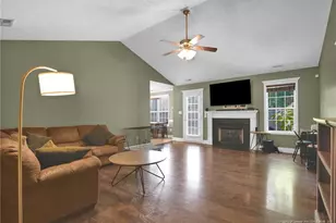 5622 Prestonfield Ln, Hope Mills, NC 28348 - Photo 6