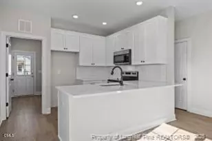 206 S Wall St, Benson, NC 27504 - Photo 4