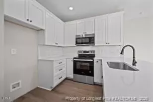206 S Wall St, Benson, NC 27504 - Photo 6