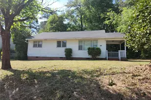 1917 Dogwood St, Fayetteville, NC 28301 - Photo 1