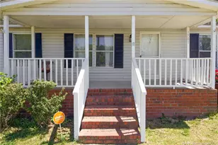 1701 O'Bannon Dr, Raeford, NC 28376 - Photo 4