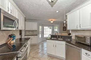 1126 Hallberry Dr, Fayetteville, NC 28314 - Photo 4