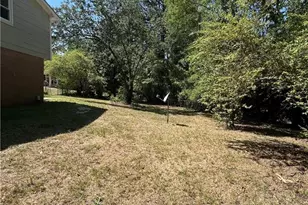 2006 Shiloh Dr, Fayetteville, NC 28304 - Photo 2