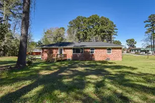 439 McNatt St, Maxton, NC 28364 - Photo 4