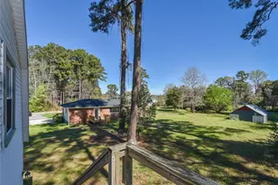439 McNatt St, Maxton, NC 28364 - Photo 14