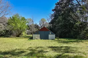 439 McNatt St, Maxton, NC 28364 - Photo 16