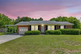 7517 Bridgeman Dr, Fayetteville, NC 28303 - Photo 2