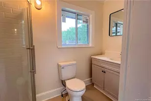 212 Peachtree St, Red Springs, NC 28377 - Photo 6