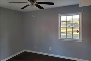 817-C Ridge Rd, Fayetteville, NC 28311 - Photo 6