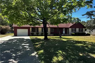 454 Kensington St, Lumberton, NC 28358 - Photo 1