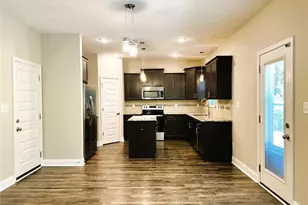 1890 Frankie Ave, Fayetteville, NC 28304 - Photo 6