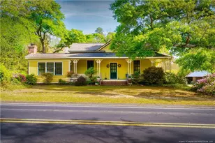 524 Carthage St, Cameron, NC 28326 - Photo 2