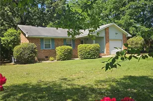 15 Astor Dr, Spring Lake, NC 28390 - Photo 2