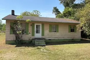 118 Brooklyn St, Red Springs, NC 28377 - Photo 1