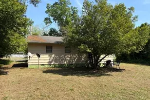 118 Brooklyn St, Red Springs, NC 28377 - Photo 2