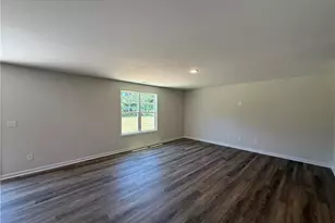 172 Baxley Dr, Dunn, NC 28334 - Photo 2