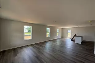 46 Baxley Dr, Dunn, NC 28334 - Photo 2