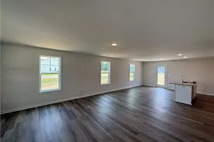 46 Baxley Dr, Dunn, NC 28334 - Photo 2