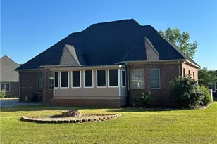 510 Cherry Ln, Lumberton, NC 28358 - Photo 32