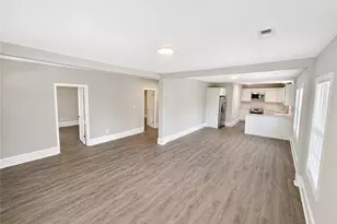 304 S Patterson St, Maxton, NC 28364 - Photo 10