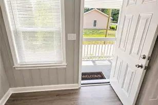 304 S Patterson St, Maxton, NC 28364 - Photo 2