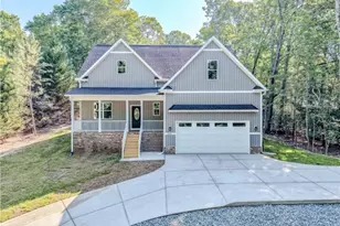 5064 Bluebird Dr, Sanford, NC 27332 - Photo 2
