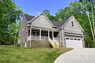 5064 Bluebird Dr, Sanford, NC 27332 - Photo 2