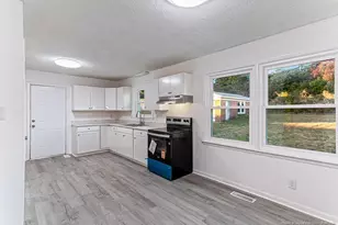 922 Rancho Dr, Fayetteville, NC 28303 - Photo 10
