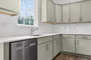 300 Maddox Dr, Aberdeen, NC 28315 - Photo 6