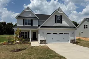 133 Margot Manor Dr, Benson, NC 27504 - Photo 1