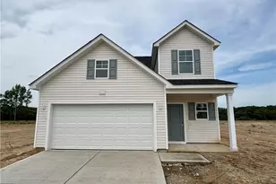207 Hallwood Dr, Pikeville, NC 27863 - Photo 2