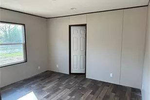 3525 E Elizabethtown Rd, Lumberton, NC 28358 - Photo 2
