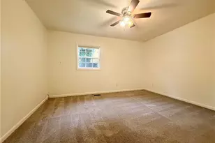 1009 Louisburg Pl, Fayetteville, NC 28311 - Photo 12