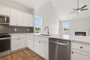102 Maverick Ln, Dunn, NC 28334 - Photo 6