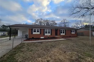 1443 Larkhall Dr, Fayetteville, NC 28304 - Photo 2