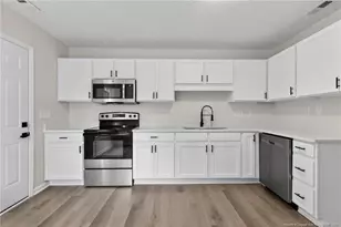 1054 Coalport Rd, Hope Mills, NC 28348 - Photo 6