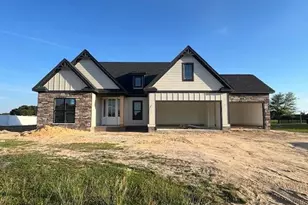 5820 Dottie Cir, Hope Mills, NC 28348 - Photo 1