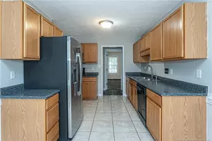 402 Roundtree Dr, Fayetteville, NC 28303 - Photo 12