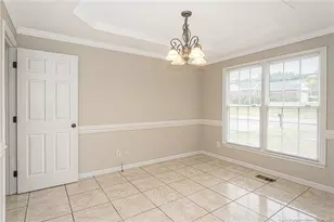 402 Roundtree Dr, Fayetteville, NC 28303 - Photo 4