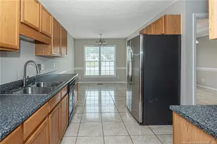 402 Roundtree Dr, Fayetteville, NC 28303 - Photo 10