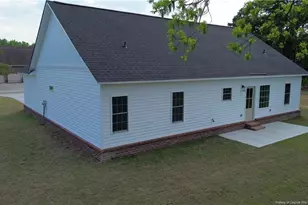 469 E Poplar St, Bladenboro, NC 28320 - Photo 32