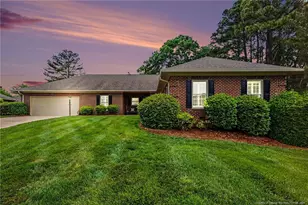 1004 Wentworth Ct, Sanford, NC 27330 - Photo 2