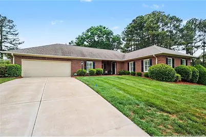 1004 Wentworth Court, Sanford, NC 27330 - Photo 4