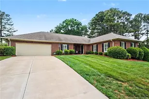 1004 Wentworth Ct, Sanford, NC 27330 - Photo 4