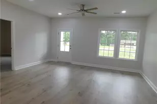 605 5th St, Bladenboro, NC 28320 - Photo 4