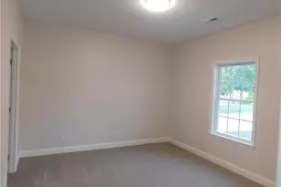 605 5th St, Bladenboro, NC 28320 - Photo 6
