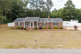 309 W Turlington St, Salemburg, NC 28385 - Photo 2