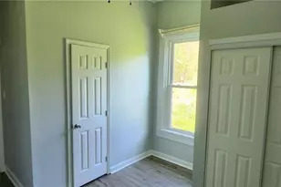 233 W Barbee St, Zebulon, NC 27597 - Photo 8