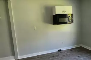 233 W Barbee St, Zebulon, NC 27597 - Photo 12