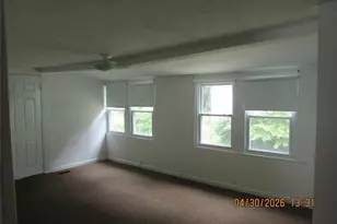 215 E Maple St, Mount Olive, NC 28365 - Photo 10